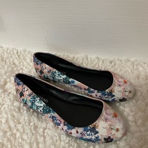 Call it Spring Floral Ballet Flats Size 6
